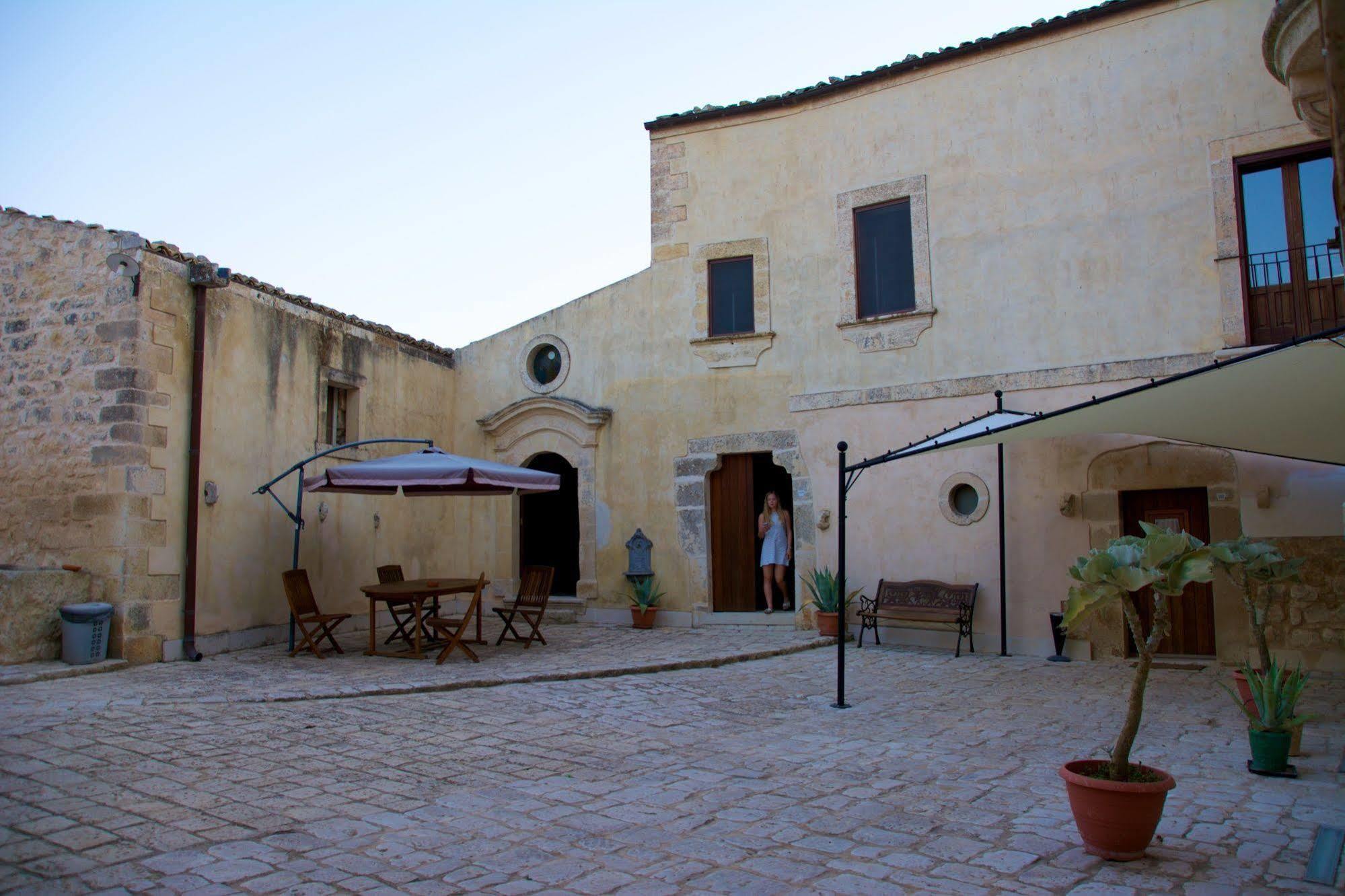 Relais Cimilla B&B Ragusa Exterior photo